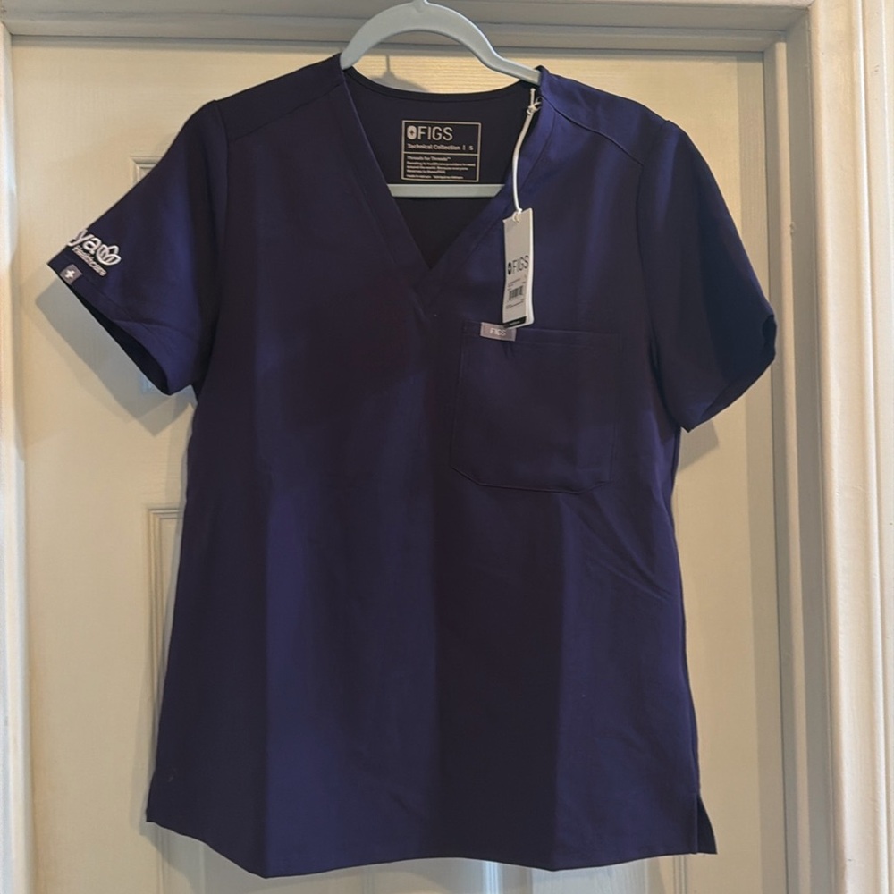 NWT Catarina Scrub Top